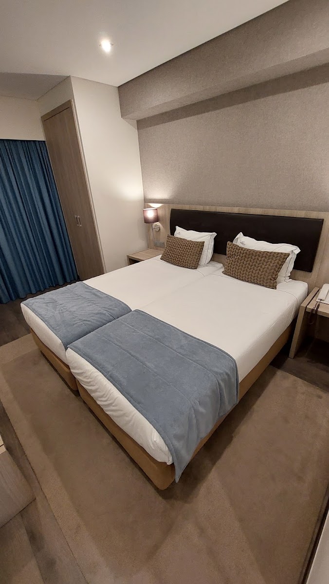 Room 8