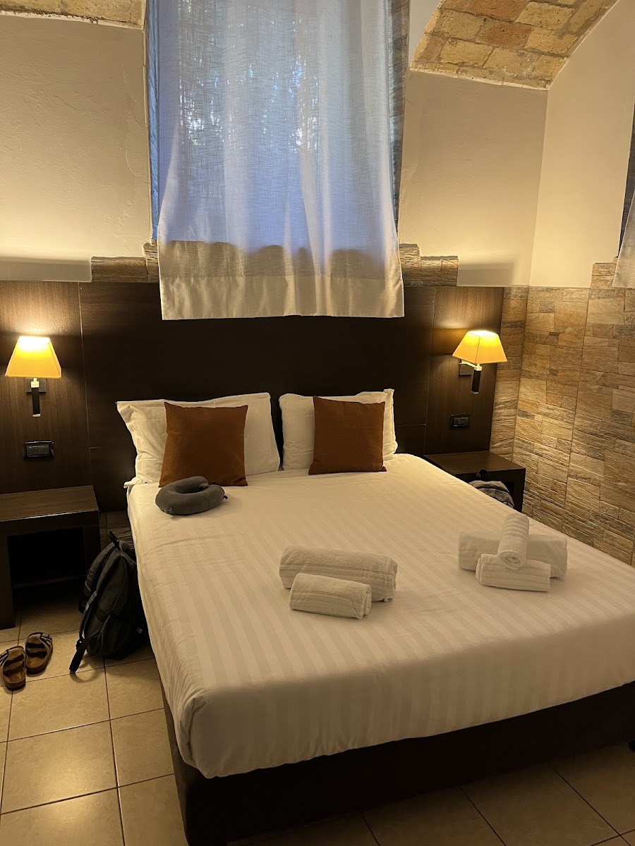 Room 8