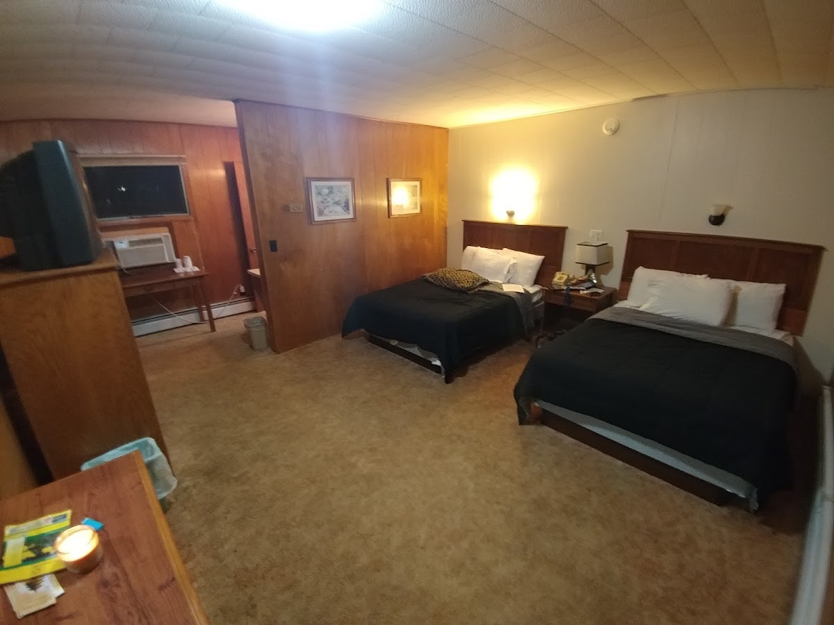 Hi-Way 8 Motel