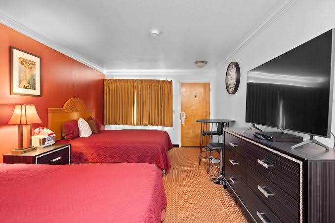 Room 8