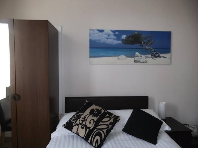 Room 4