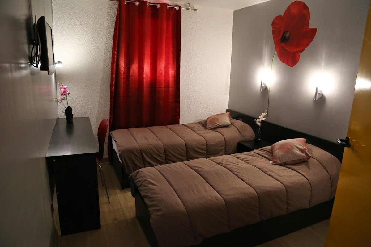 Room 8