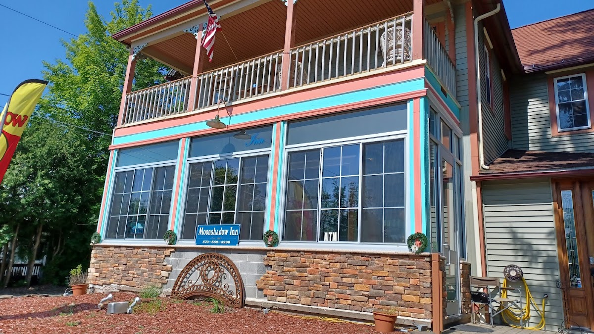 Moonshadow inn