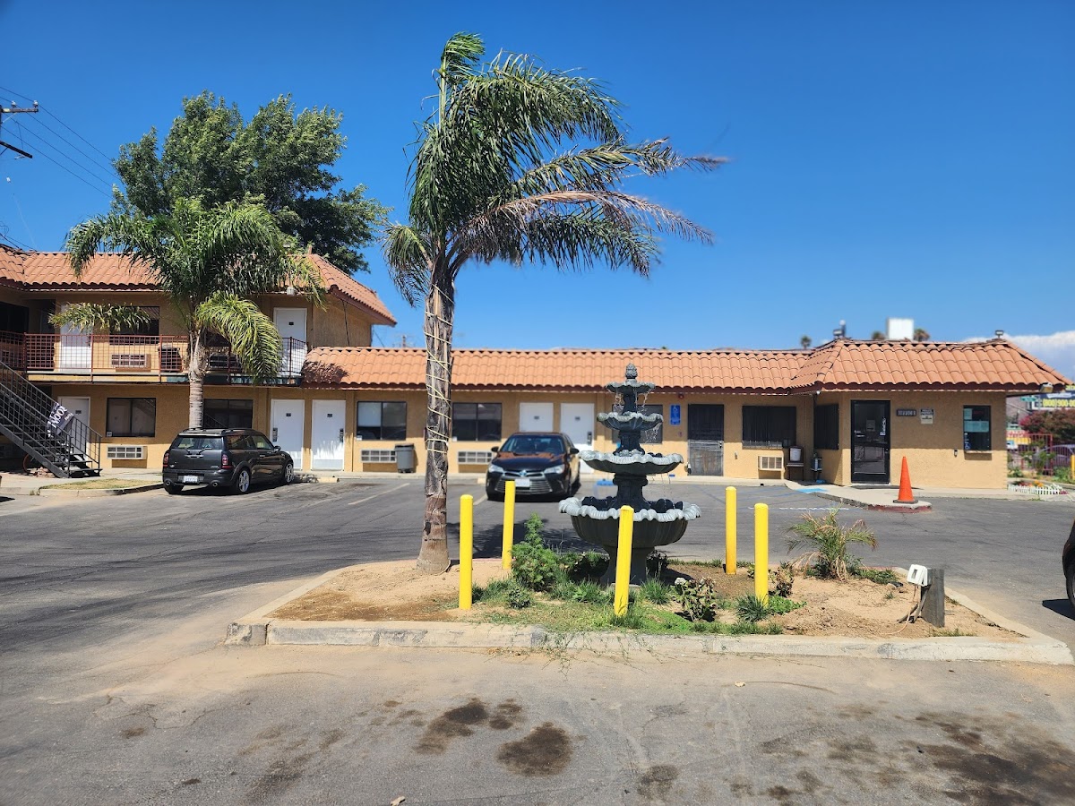 Tiffany Inn Corona