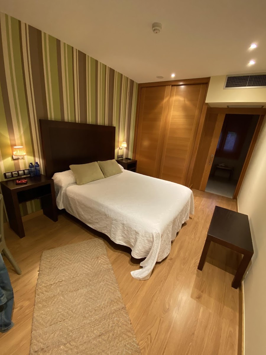 Room 8
