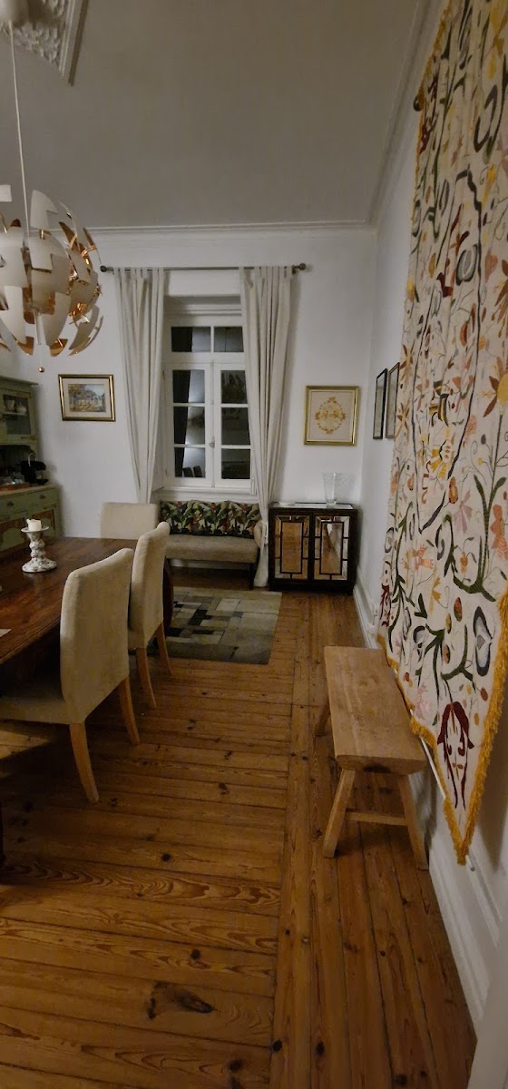 Room 8
