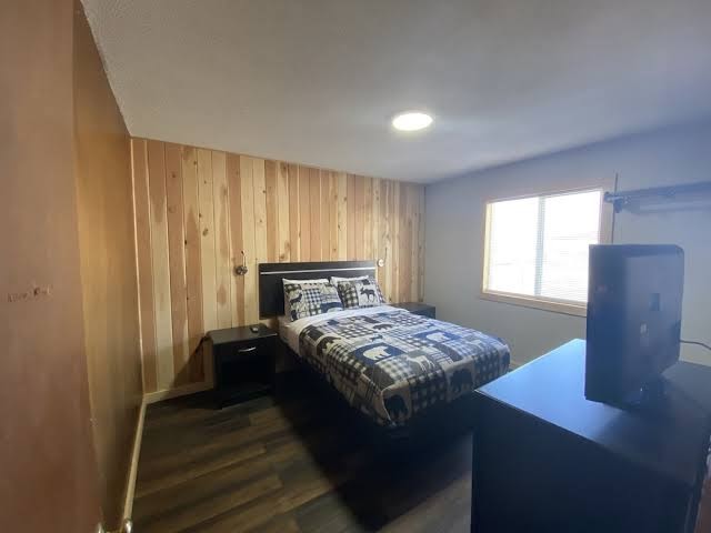 Room 8