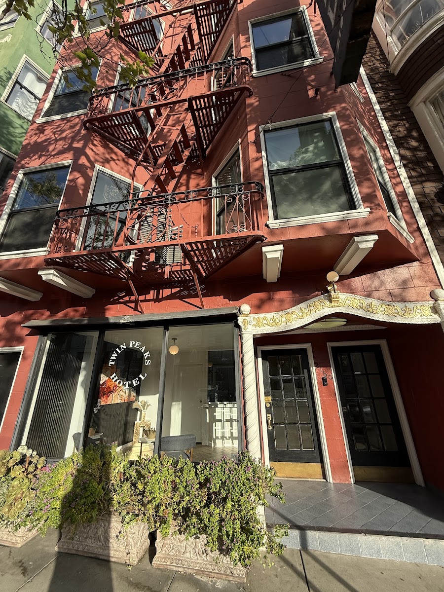 Twin Peaks Hotel - Castro