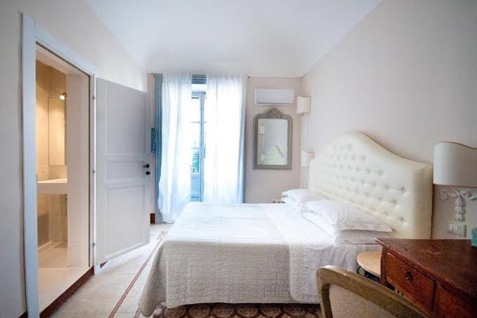 Room 4