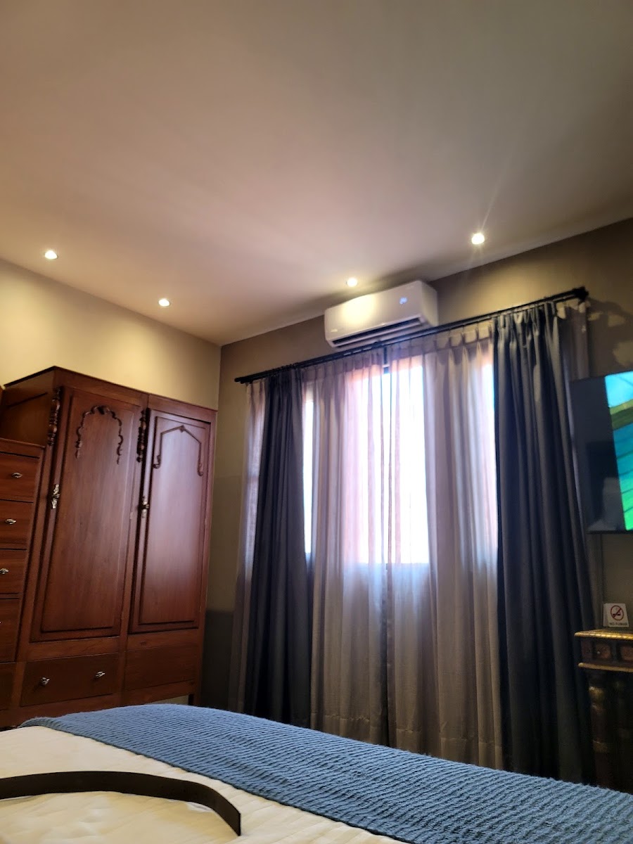 Room 8