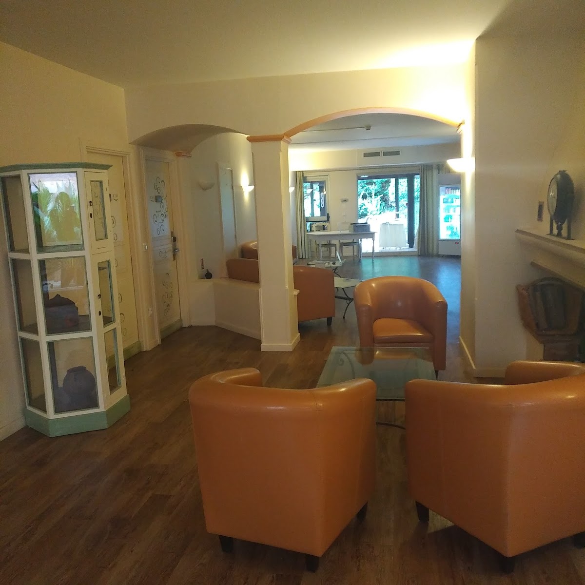 Room 8