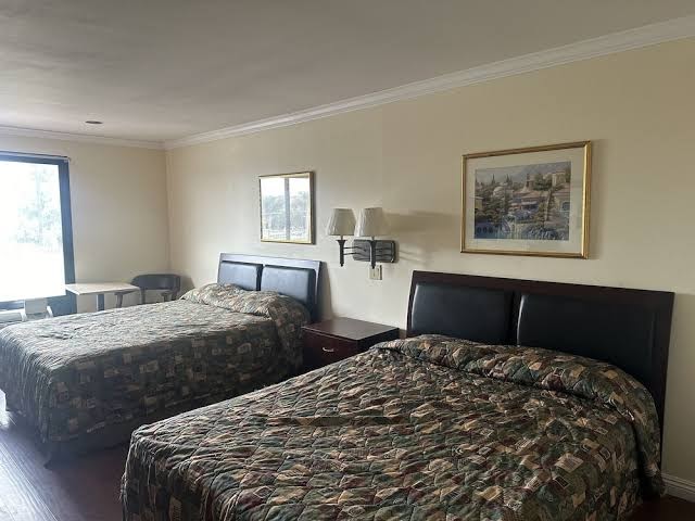 Room 8
