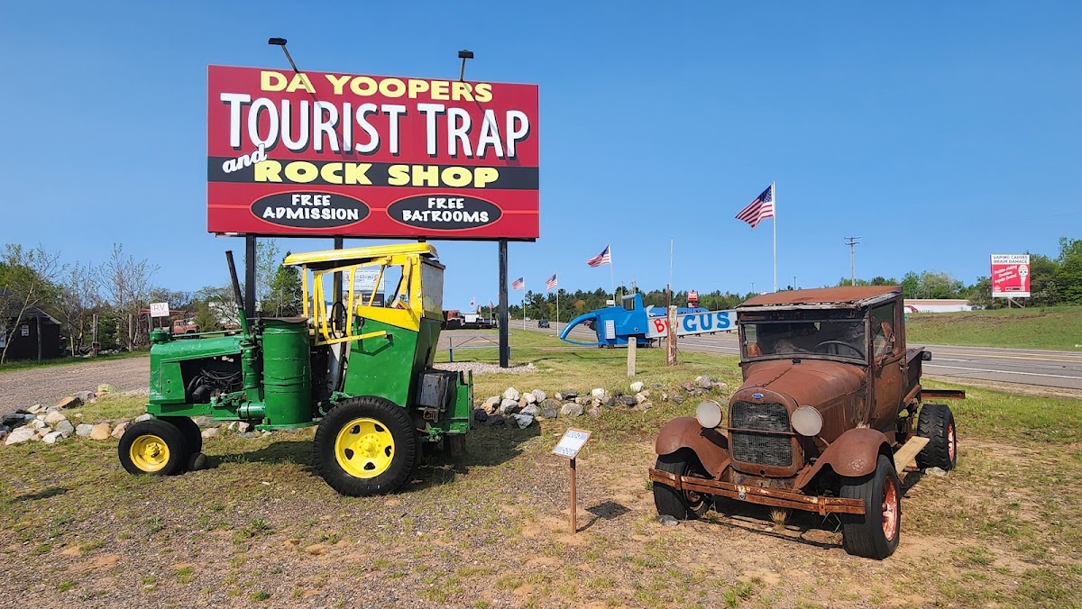 Da Yoopers Tourist Trap and Rock Shop