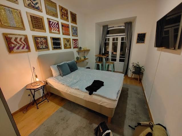 Room 8