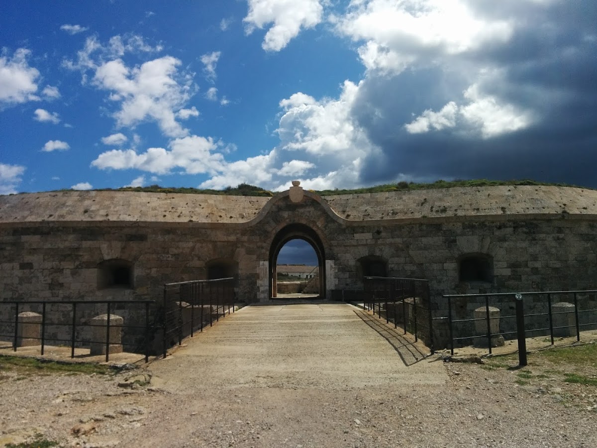 Isabel II Fortress / Mola Fortress