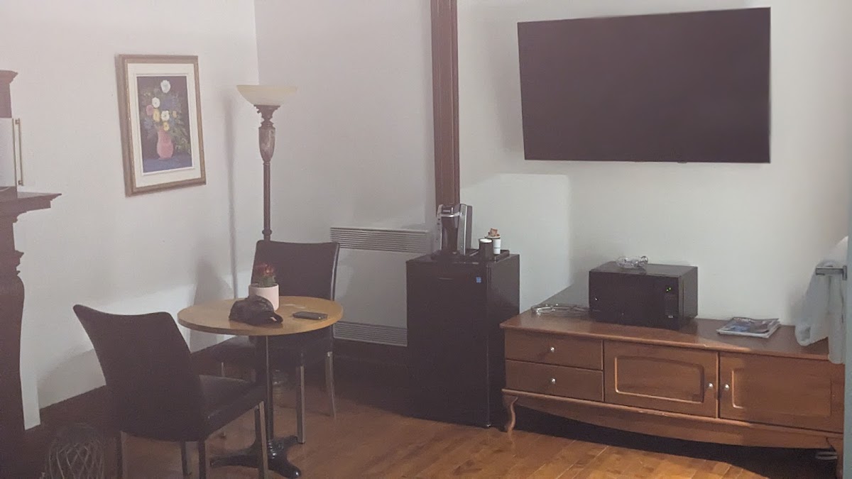 Room 8
