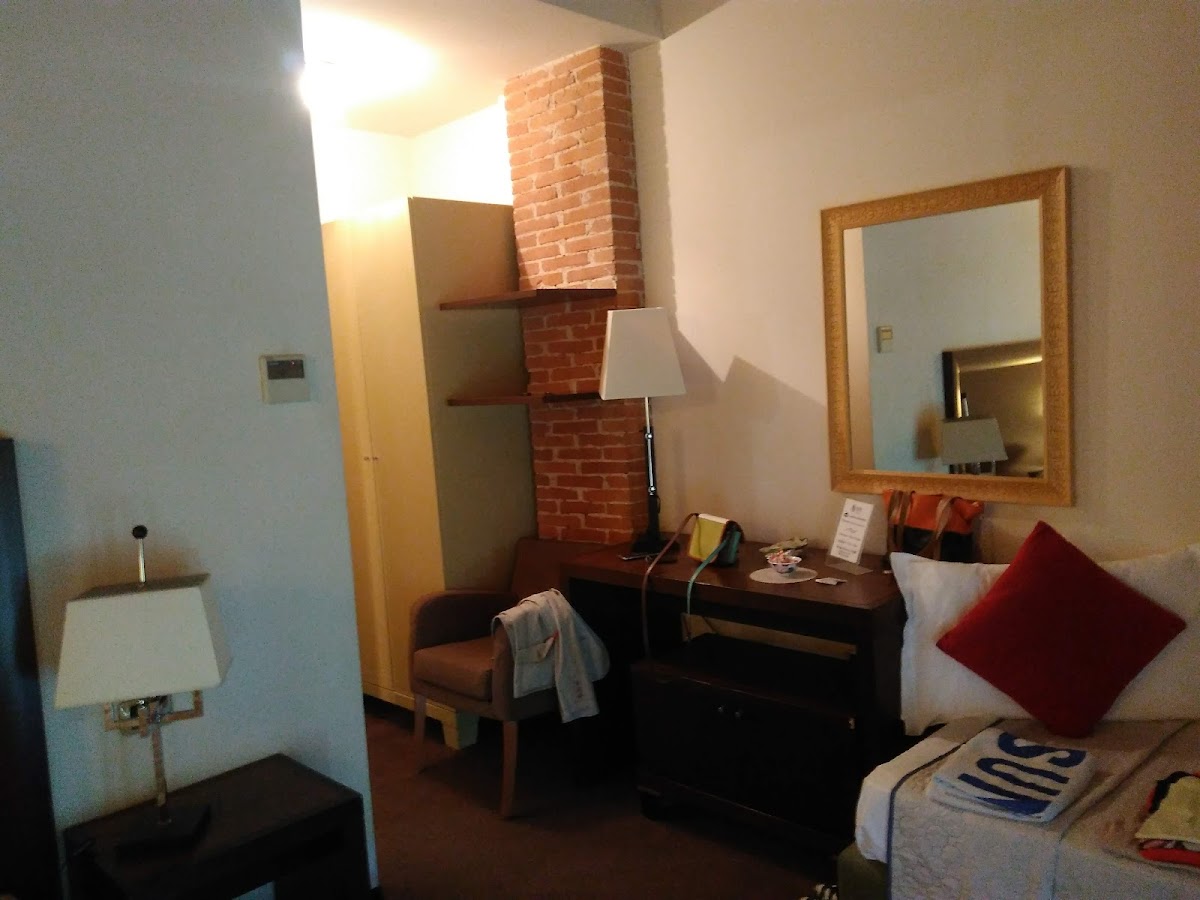 Room 9