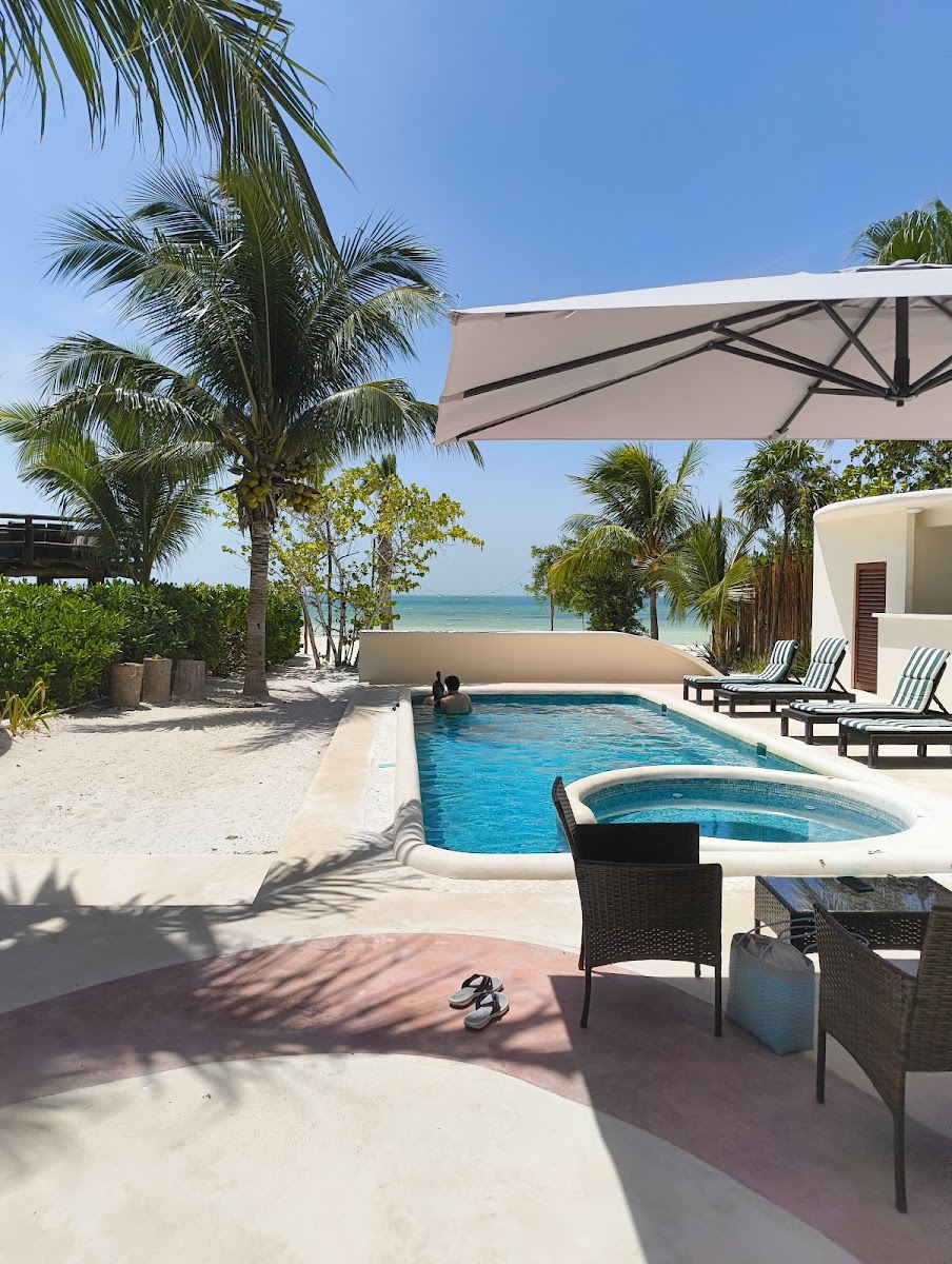 Beachfront Hotel Boutique DK photo 3