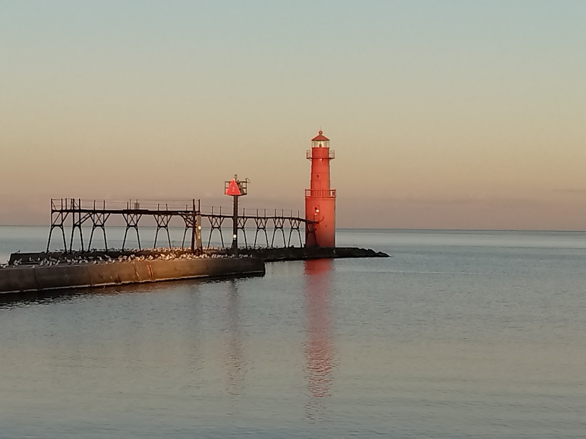 Algoma Pierhead Lighthouse