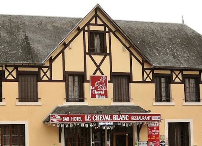 Logis Hôtel le Cheval Blanc