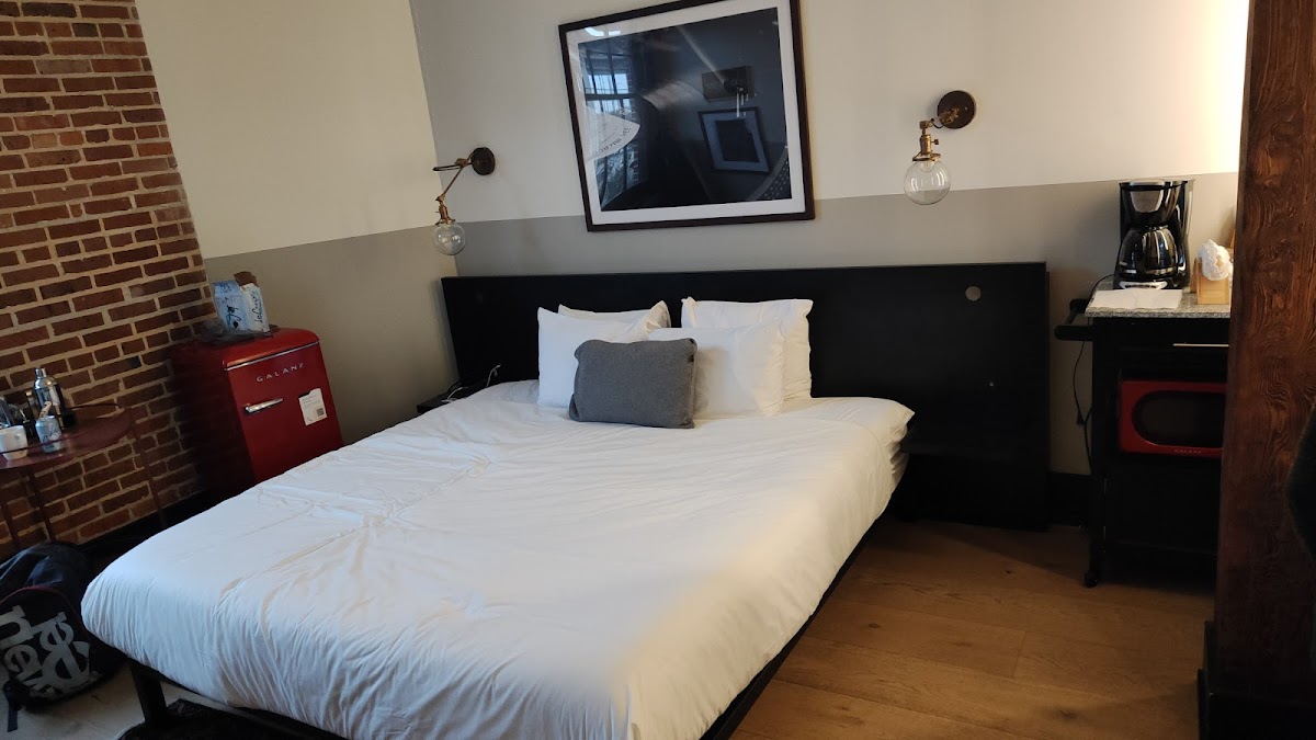 Room 8
