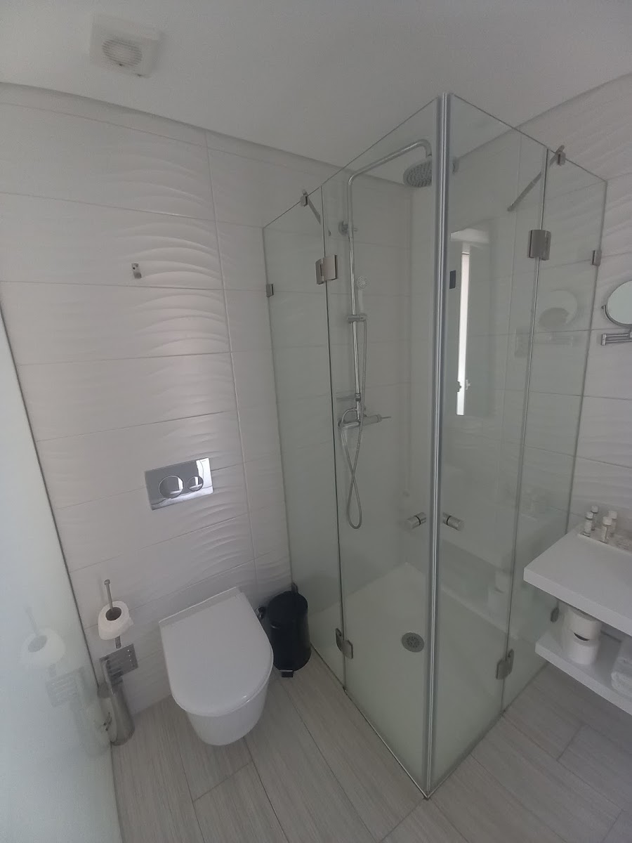 Room 8