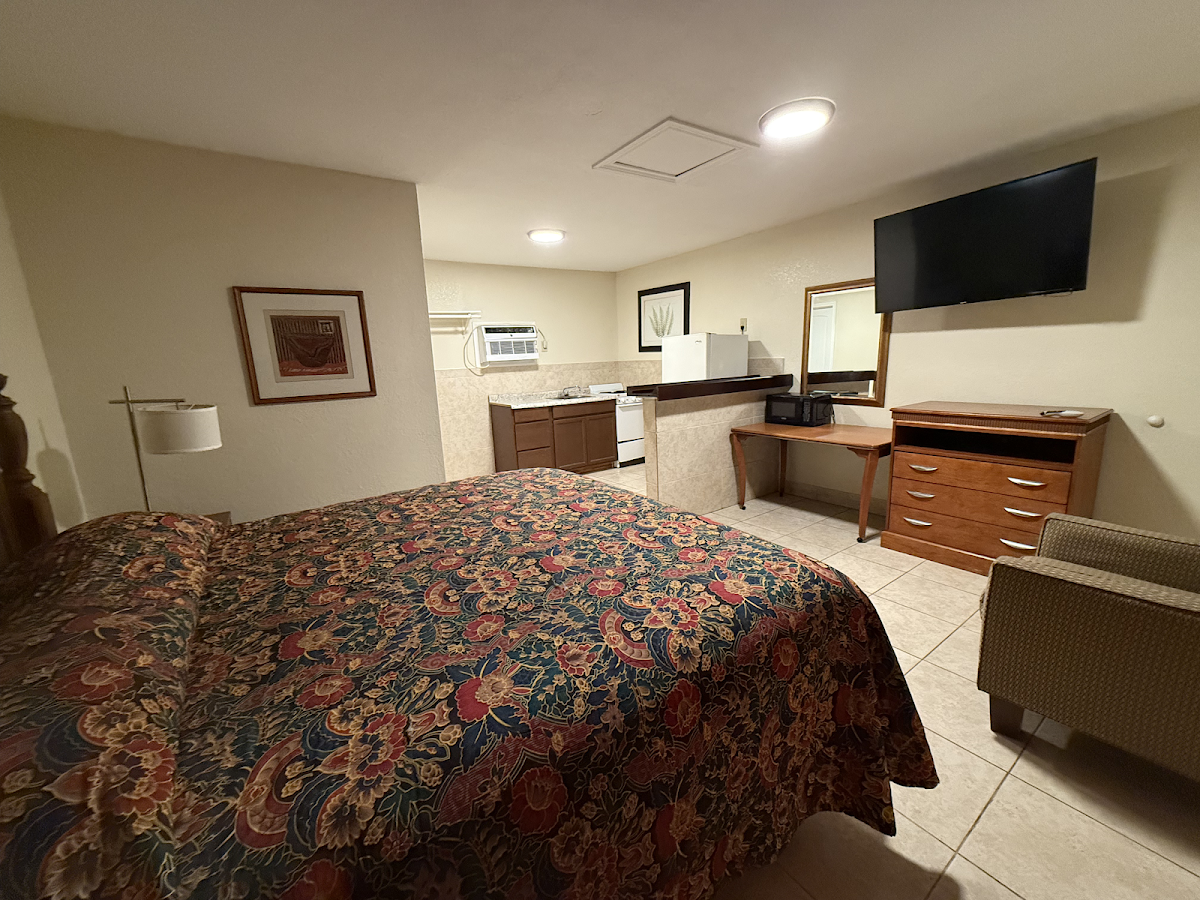 Economy Inn Angleton photo 2