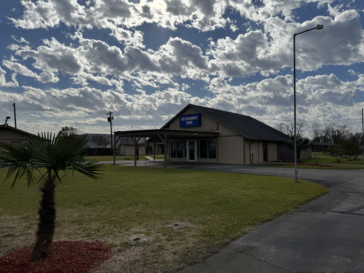 Economy Inn Angleton photo 3