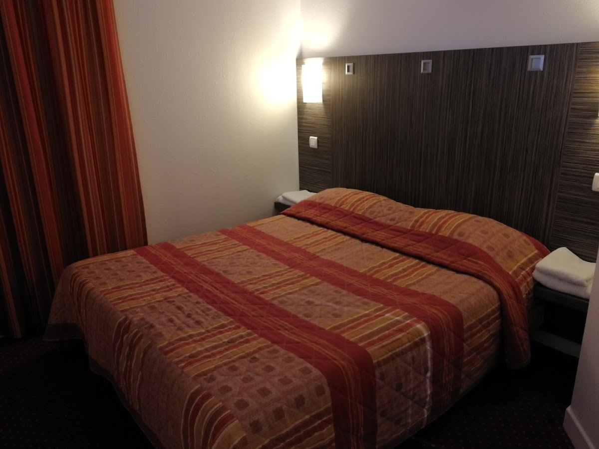 Room 8