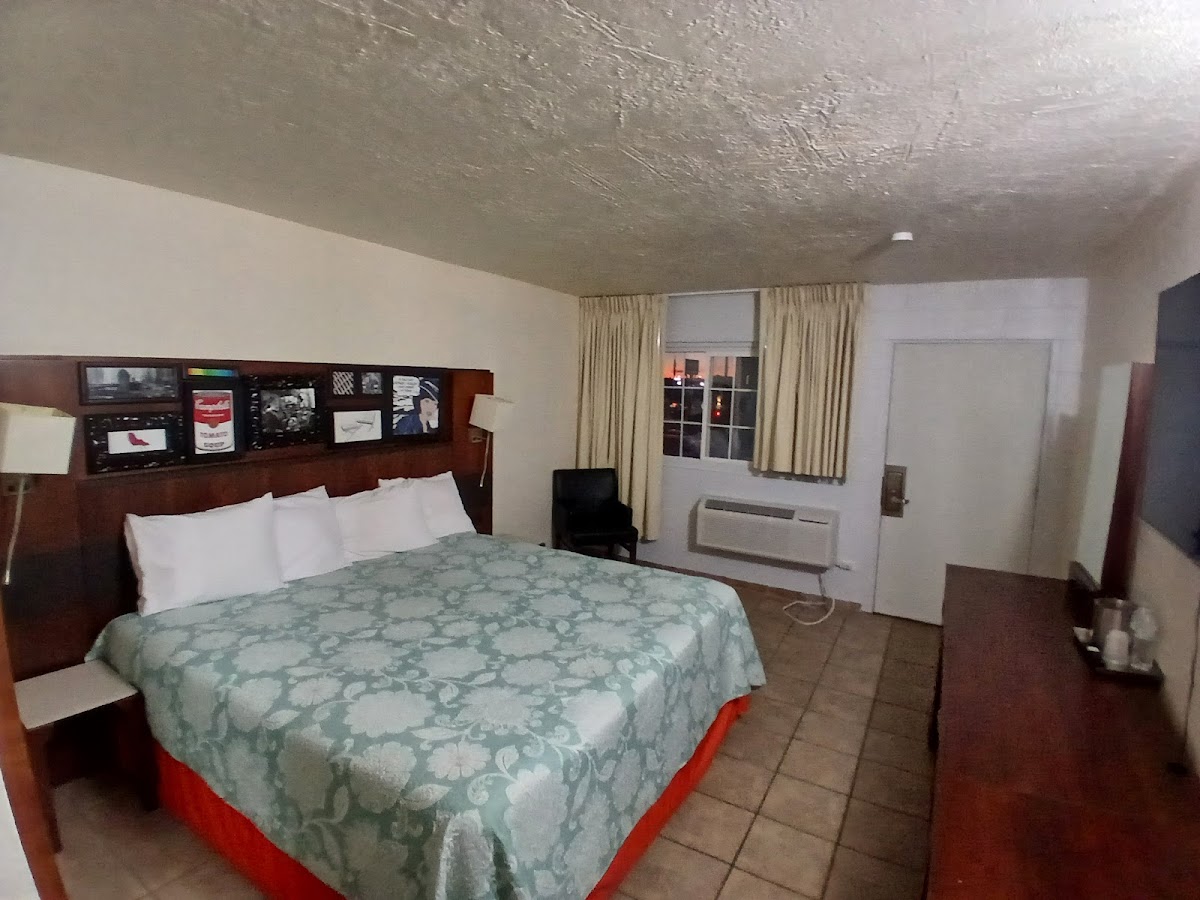 Room 8