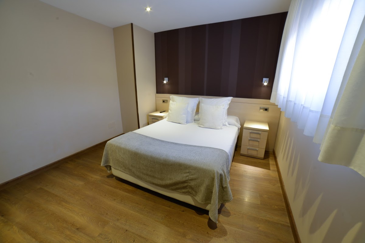 Room 8
