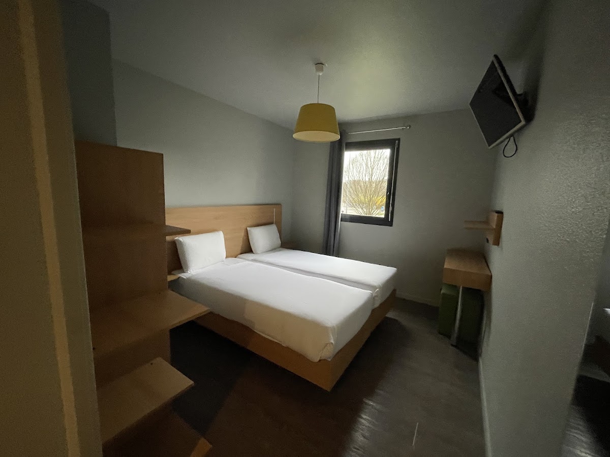 Room 7