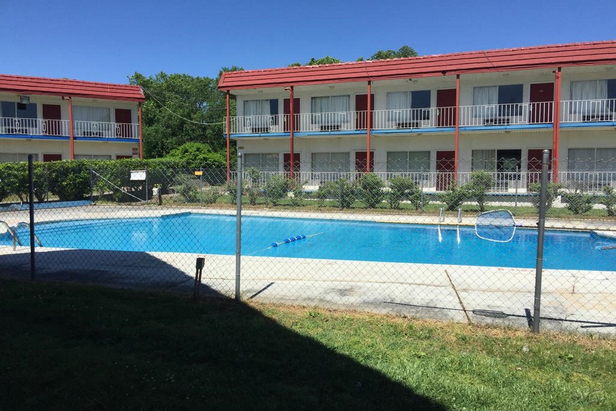 Flagship Inn