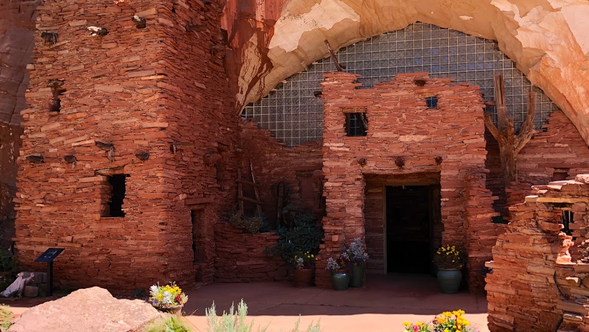 Moqui Cave