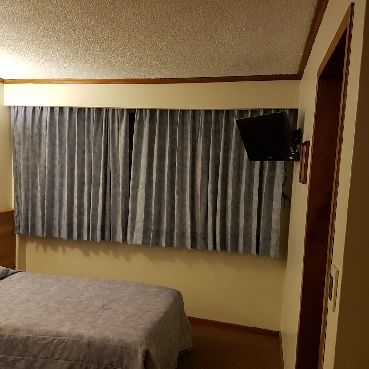 Room 8