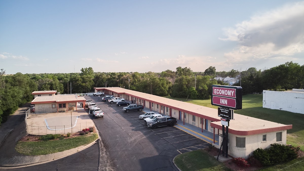 Economy Inn Pratt