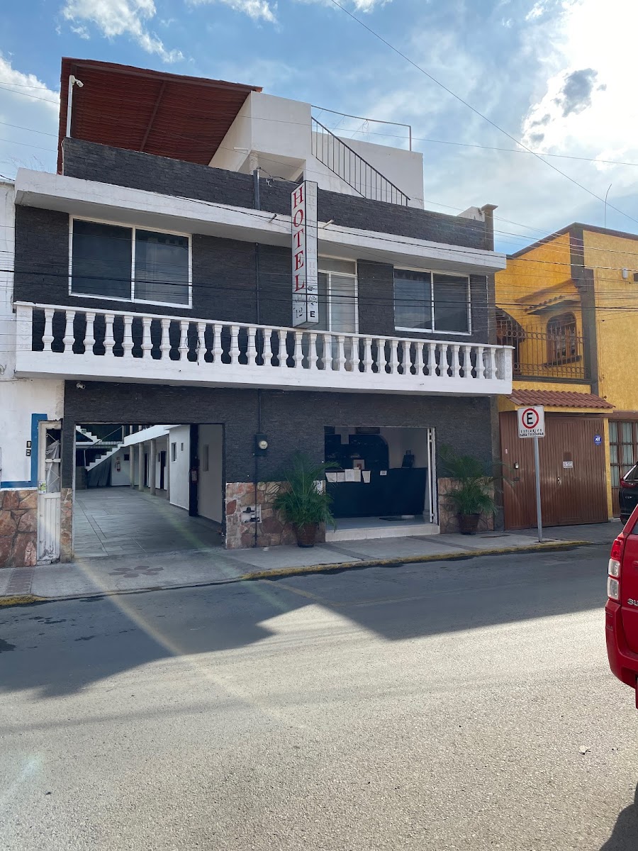 HOTEL VILLA 12