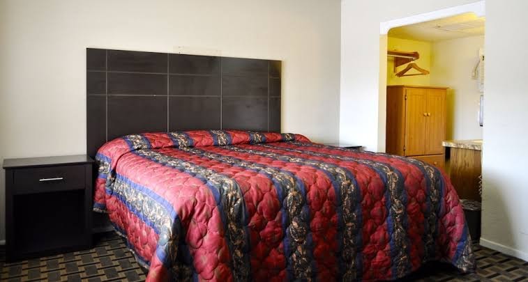 Room 8