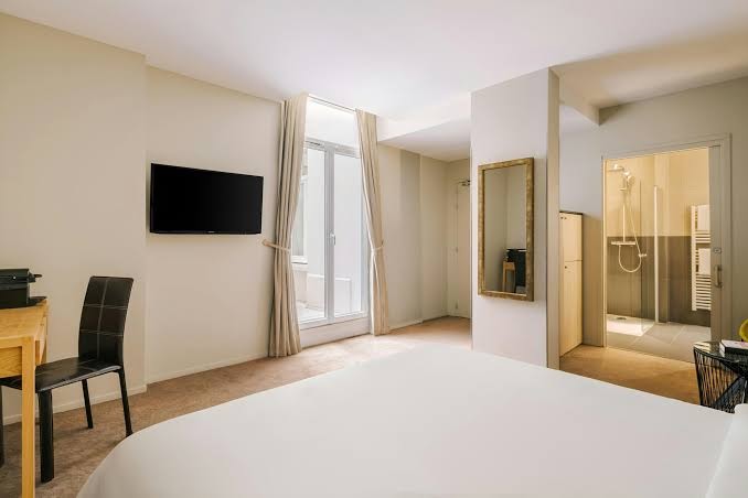 Room 8