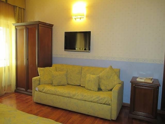 Room 4
