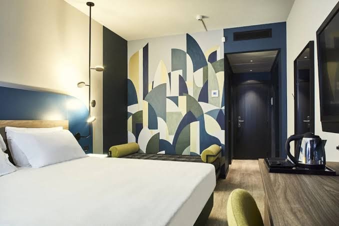 Room 8