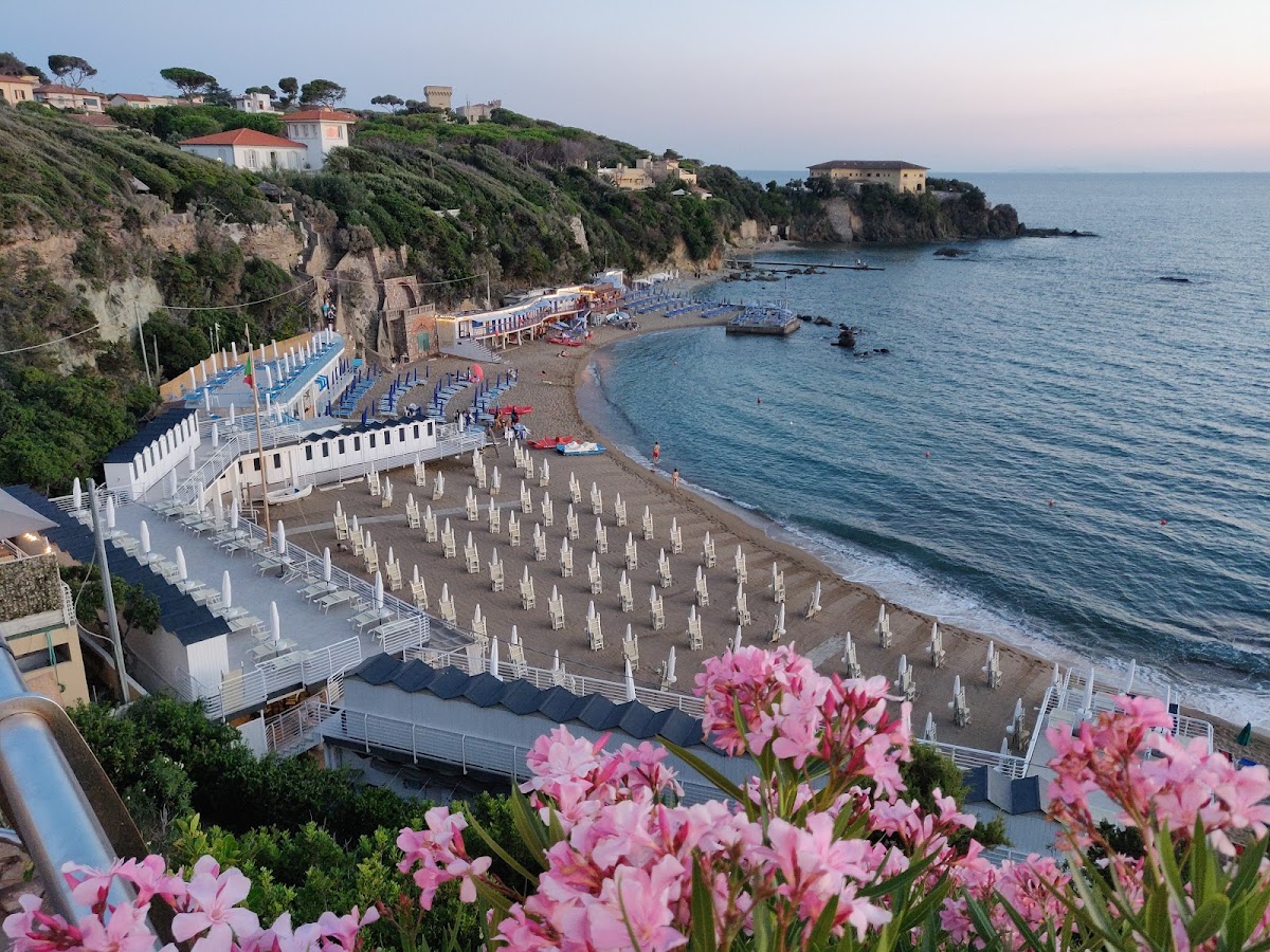 Quercetano Bay
