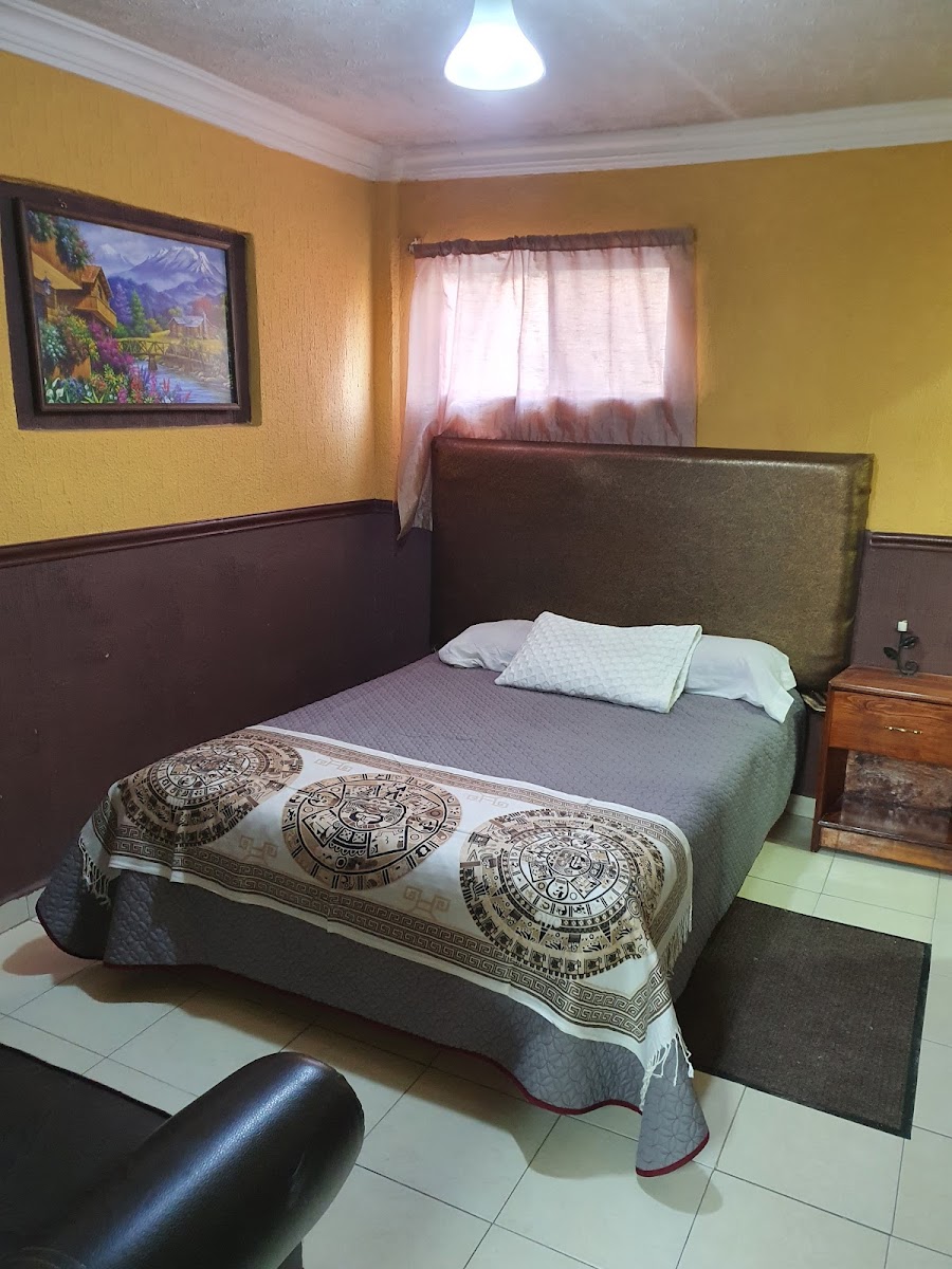 HOTEL REY