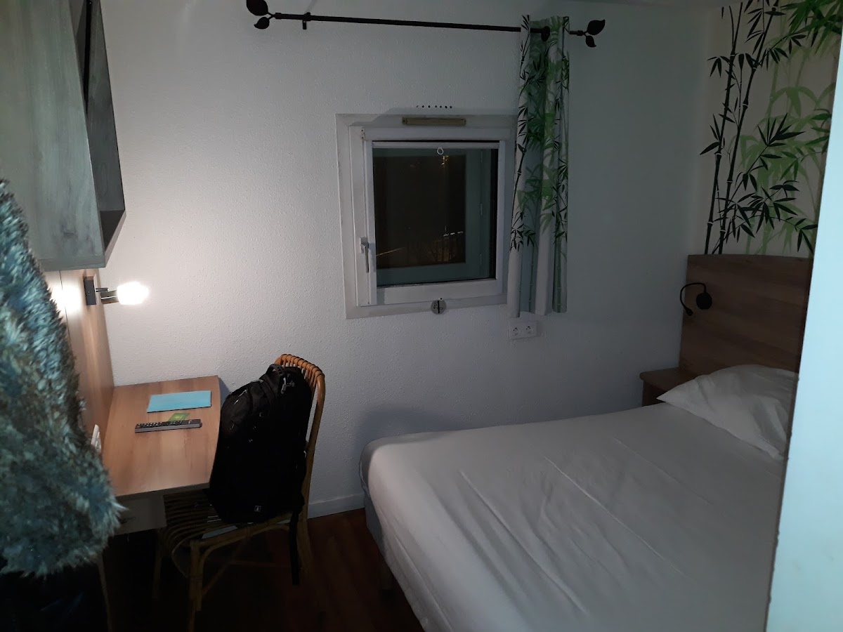 Room 8