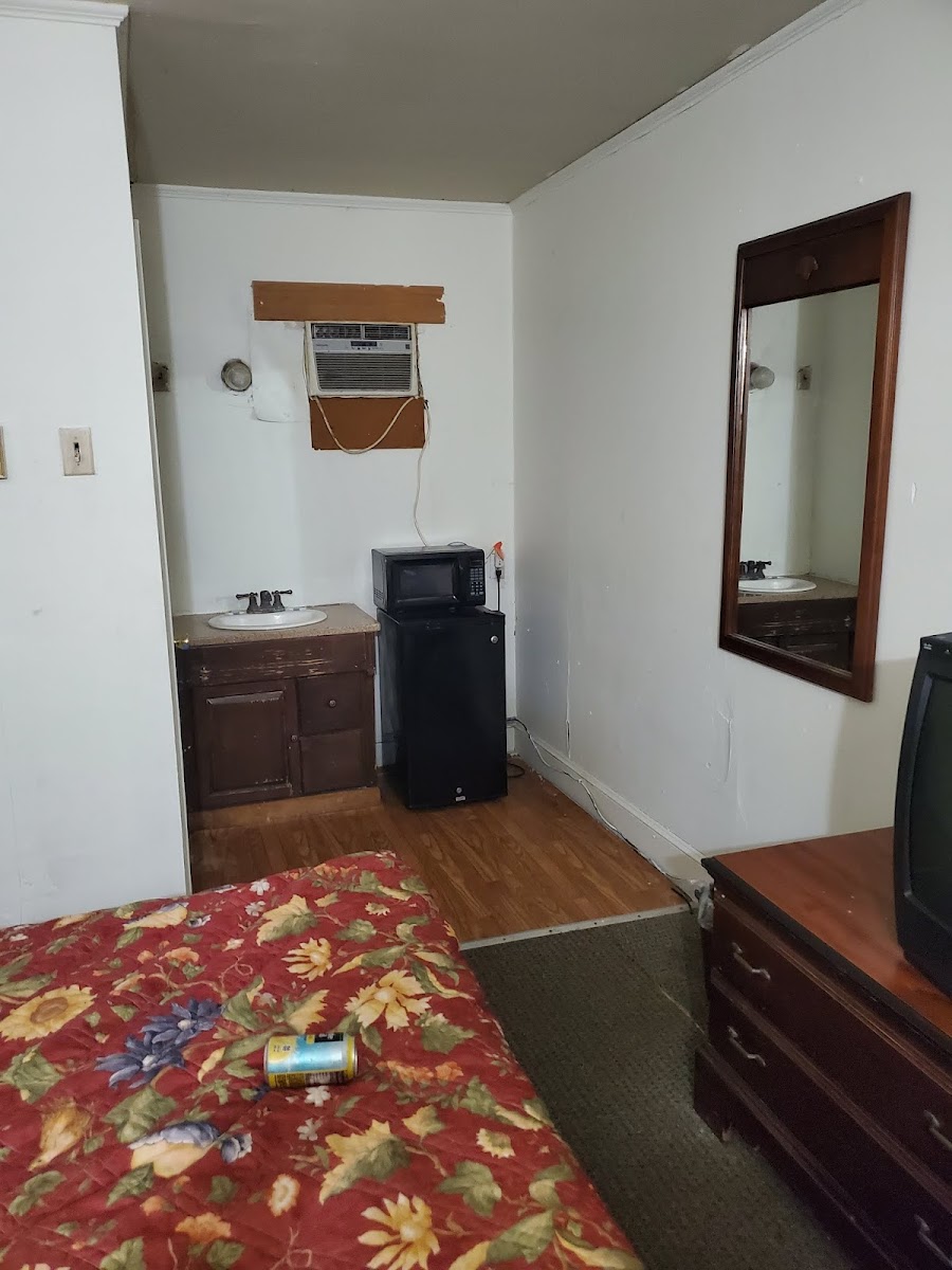 Cloverleaf Motel