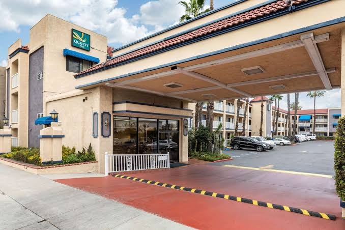 Eldorado Inn & Suites