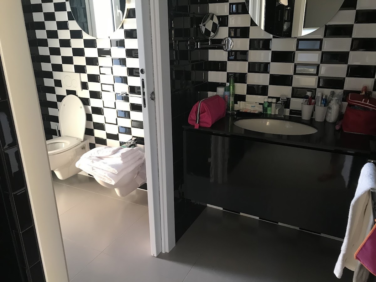 Room 9