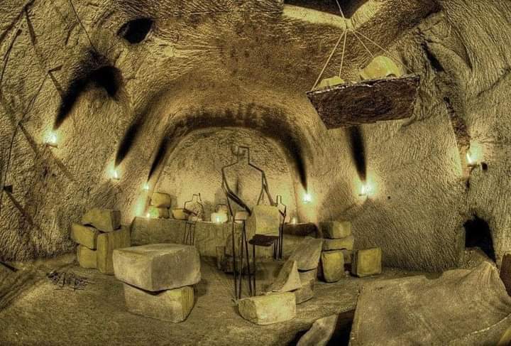 Naples Underground