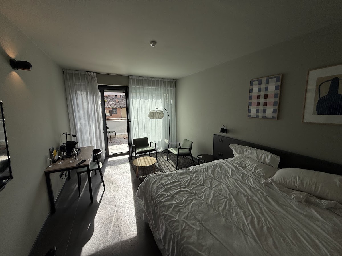 Room 9