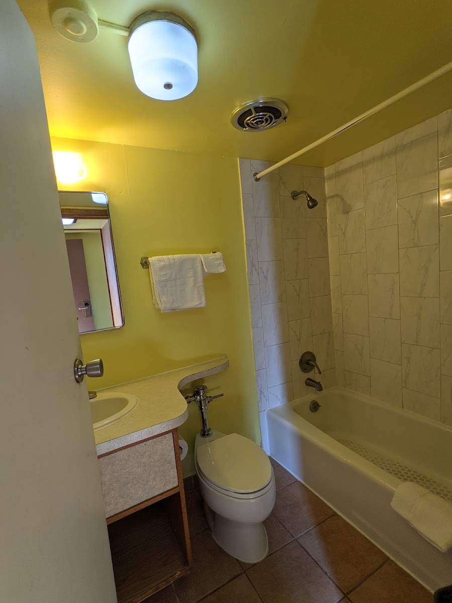 Great Plains Budget Inn photo 3
